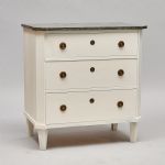 977 2311 CHEST OF DRAWERS